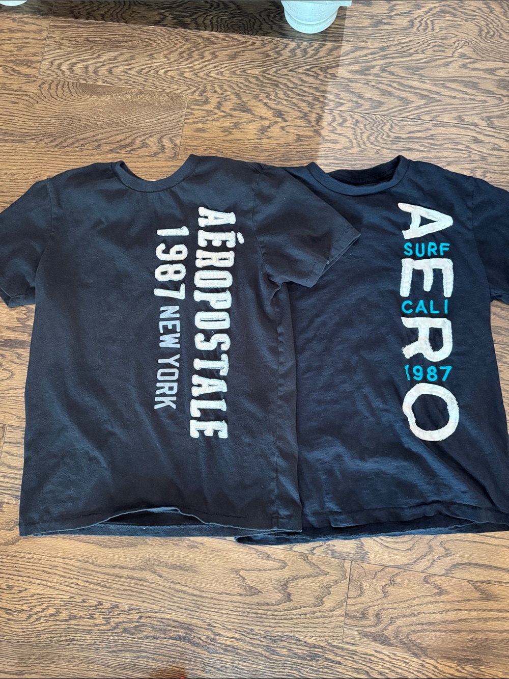 Aeropostale men’s medium' Black Graphic Tees